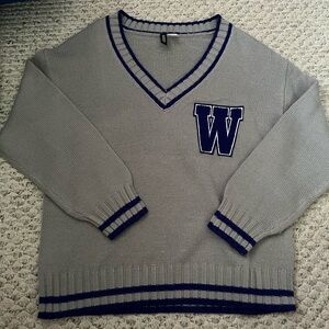 H&M V-neck Oversized Sweater Size S